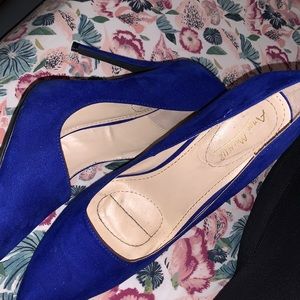 Women's blue heel